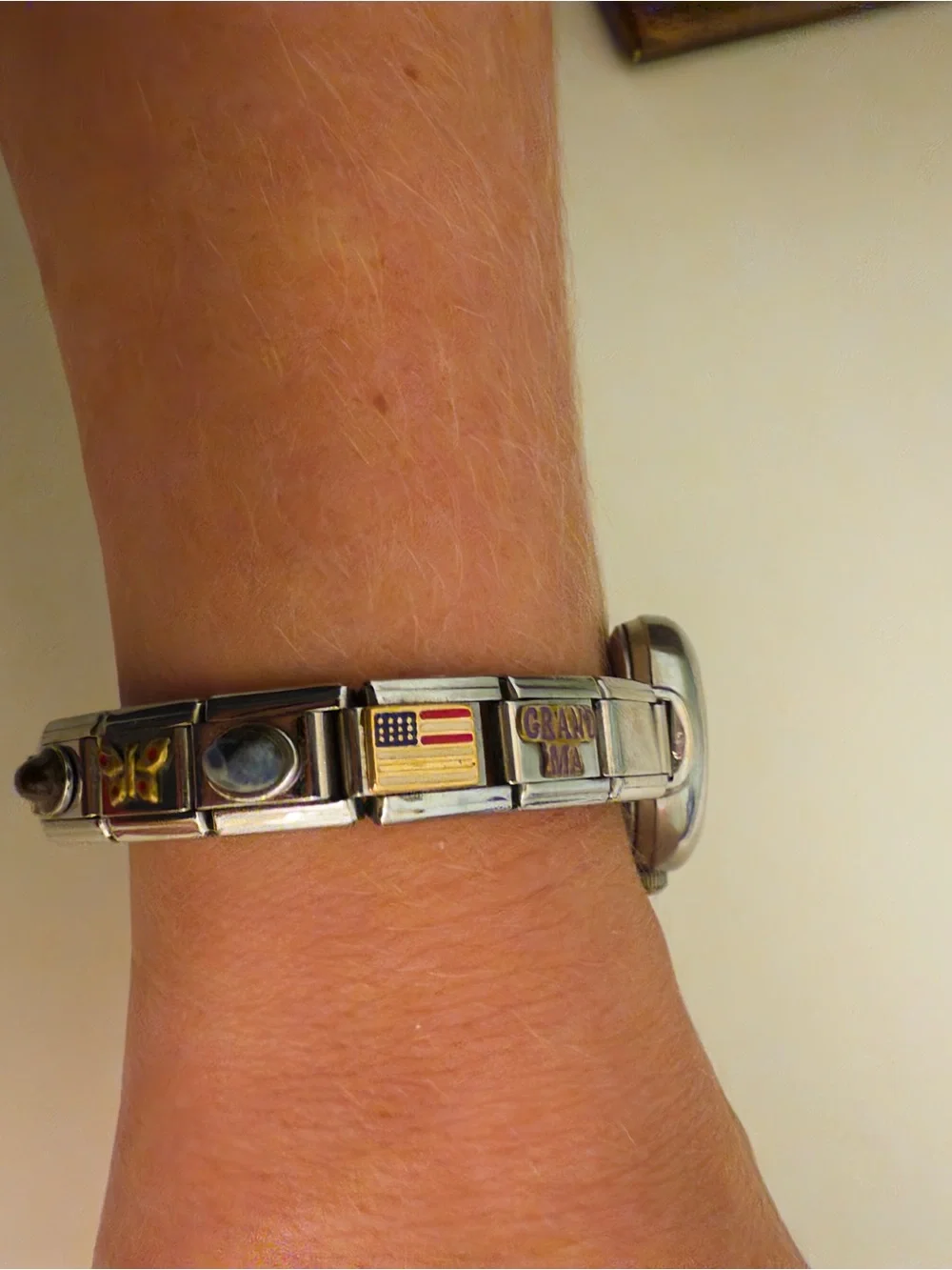 Vintage Lavello Italian Charm Silver Tone Ladies Bracelet Watch with White Dial